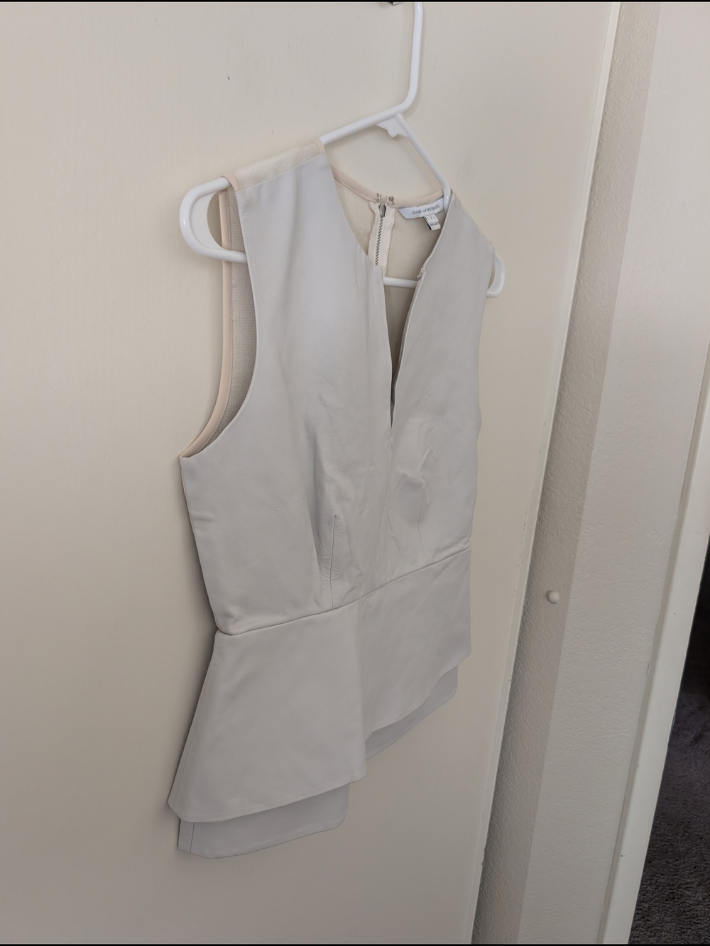 Diane Von Furstenberg Womens 2 Delian Leather Combo Sleeveless Peplum Top White - Picture 4 of 9
